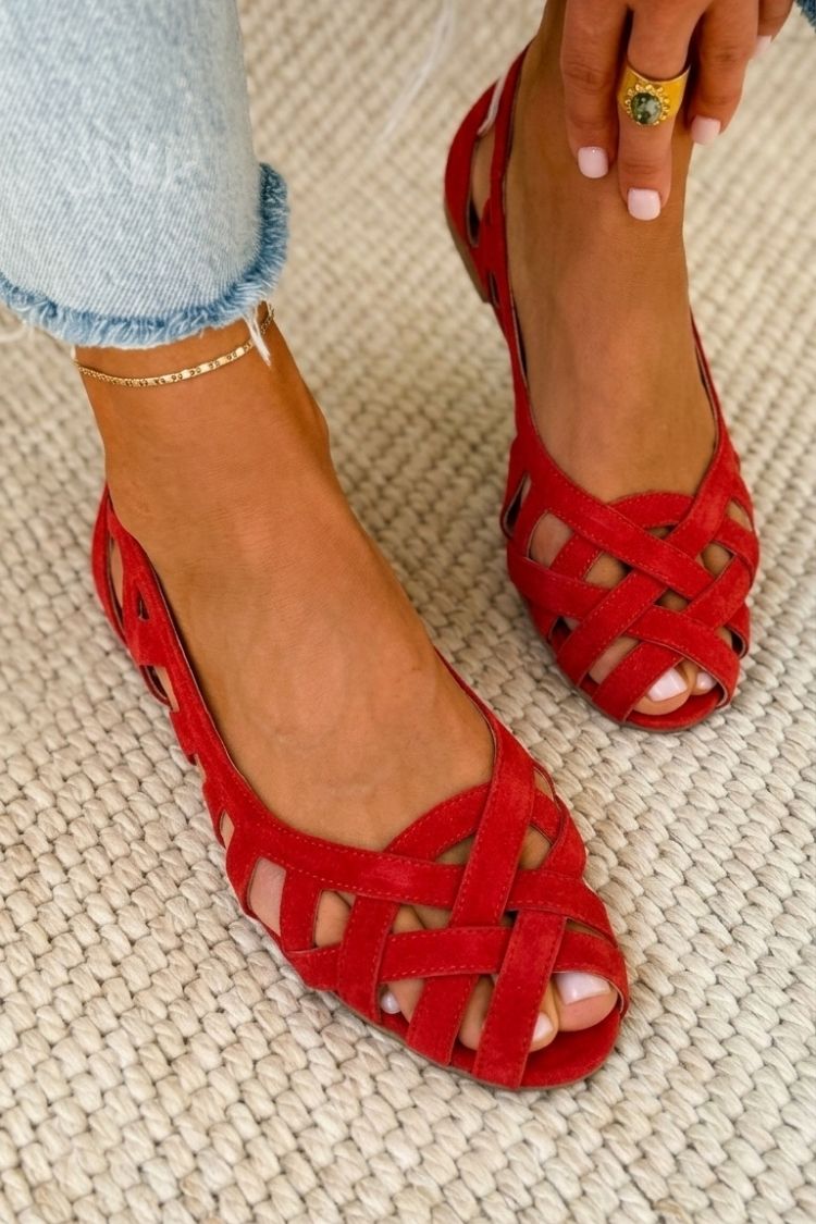 Red / US 11