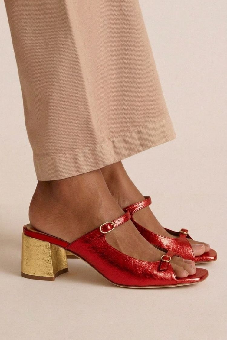 Red / US 10