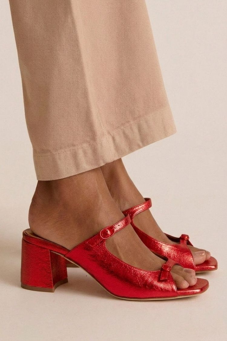 Bright Red / US 10